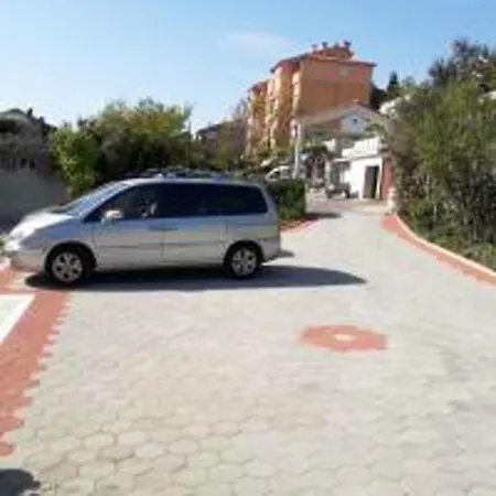 Comfortable With Garden In 100 M² For 6 Guests