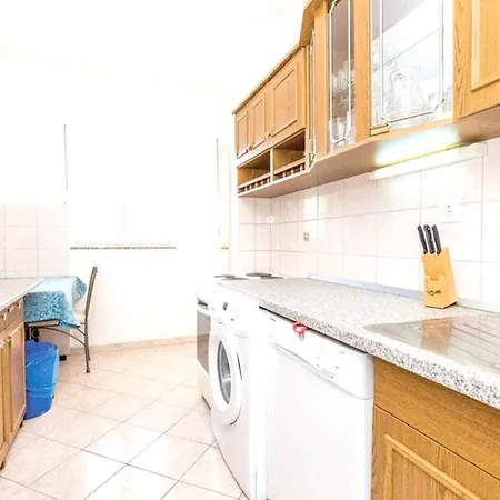 Comfortable With Garden In 100 M² For 6 Guests *