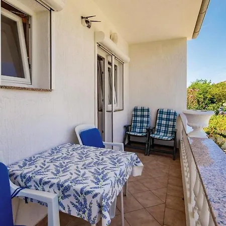 Comfortable With Garden In 100 M² For 6 Guests Palit